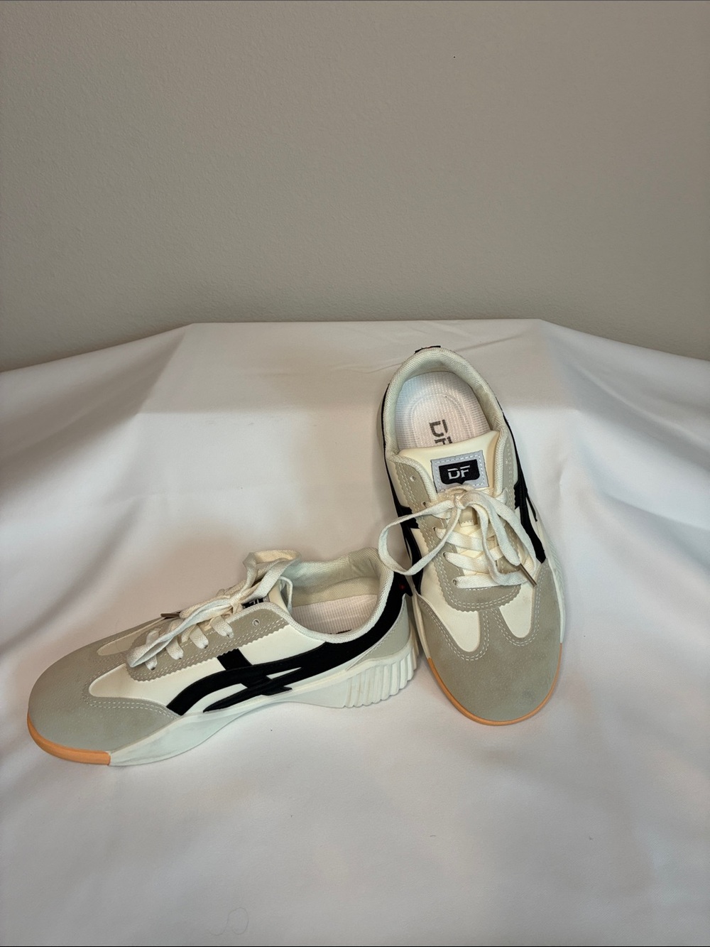 DF Women’s Cream & Black Athletic Sneakers